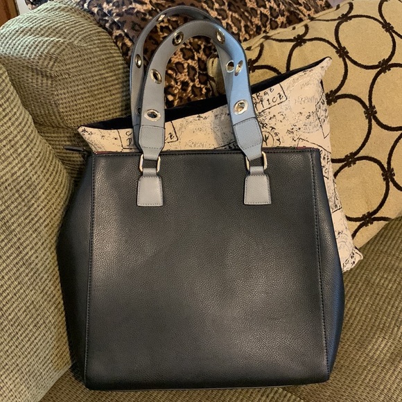 Adrienne Vittadini Bag - Picture 3 of 13